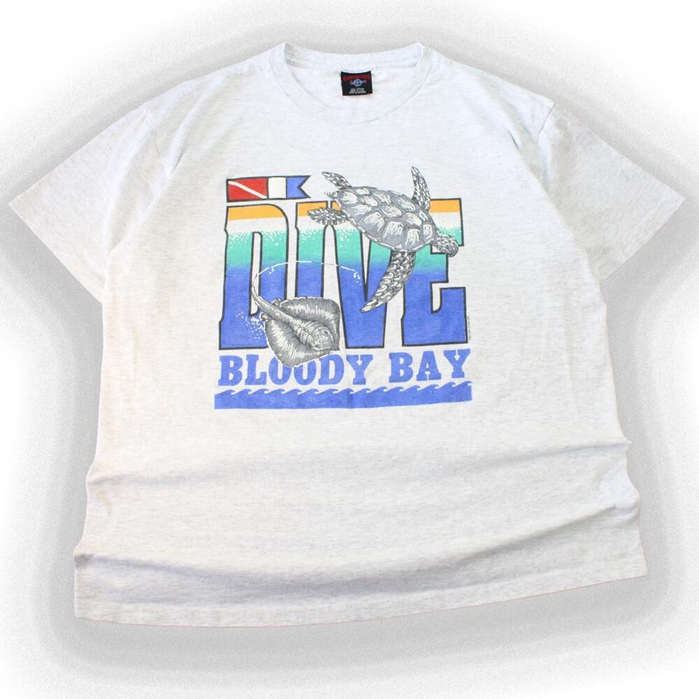 Grey 90's Vintage Sea Turtle "Dive Bloody Bay" Graphic Tee